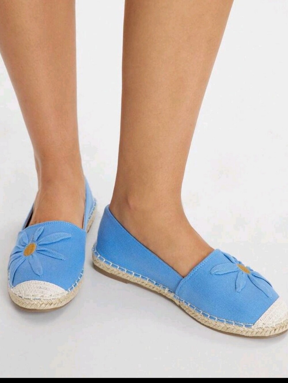 BRAND NEW ** Adorable Blue Daisy Espadrille Slip-On Flats